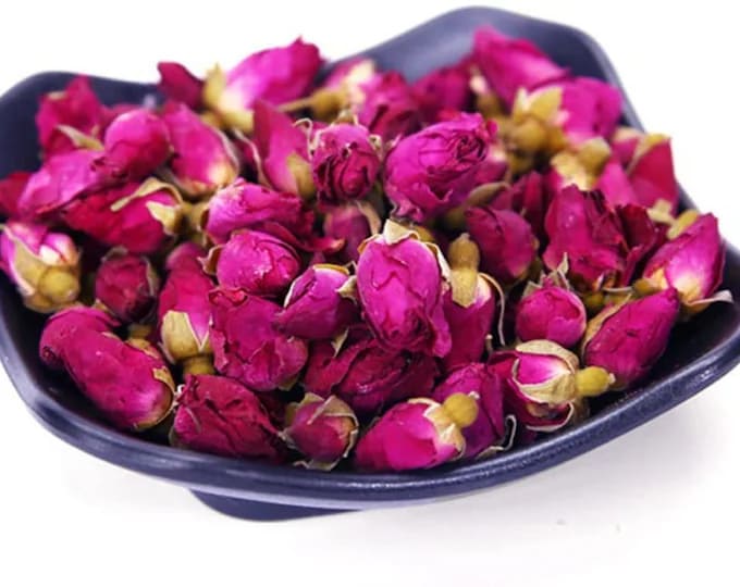 تصویر 2 از غنچه گل محمدی داراب شیراز برداشت شده از باغ های مرغوب